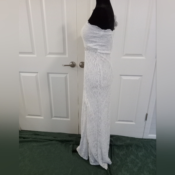 SPEECHLESS Iridescent White Lace w/1 Shoulder & Bead Work Around Wa… - Picture 12 of 15